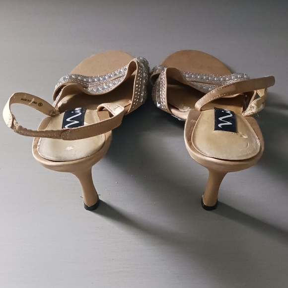 Nina - Picture 2 of 4